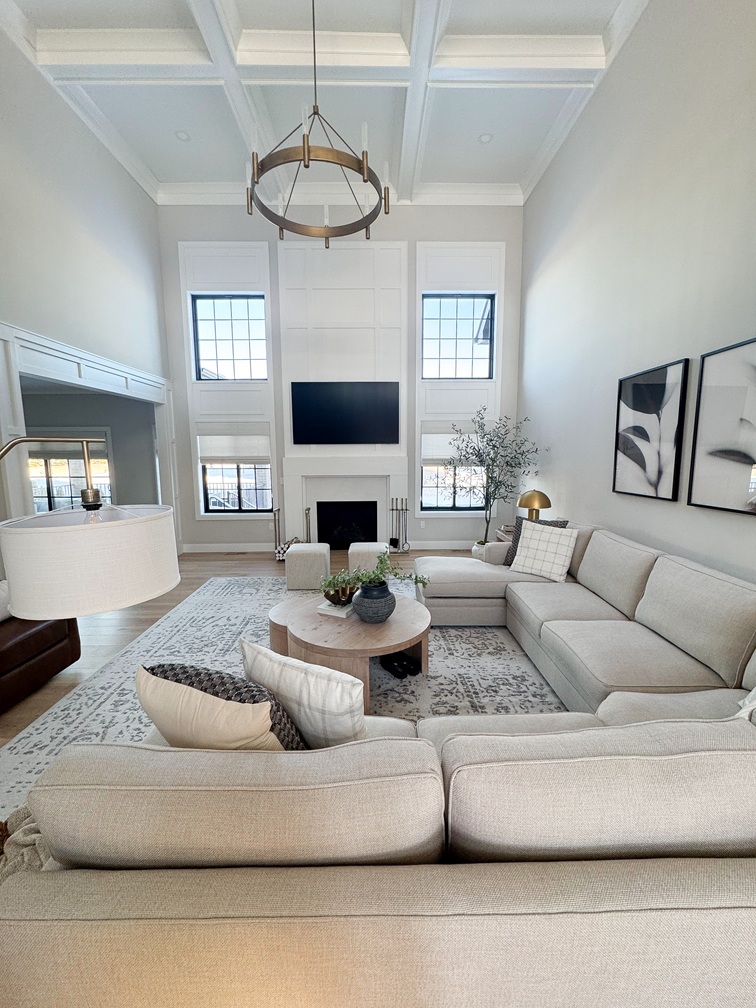 Via Serbelloni New Build – Modern Organic Family Room, Mavella Home